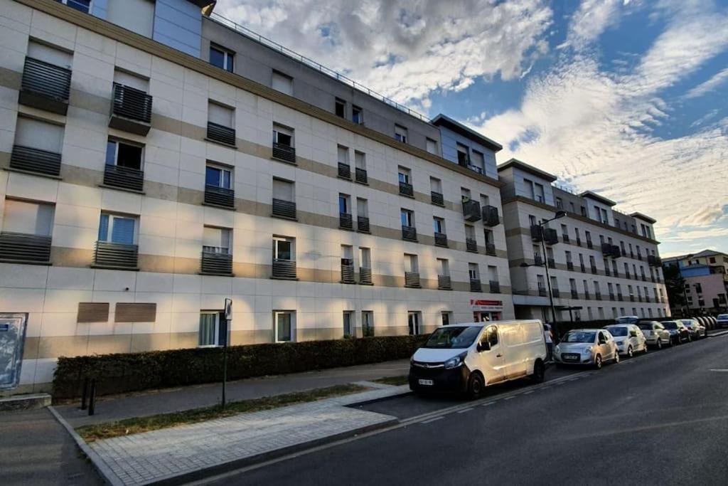 Little Explorer*Studio*Disneyland*Valdeurope*Paris Montévrain Exterior photo